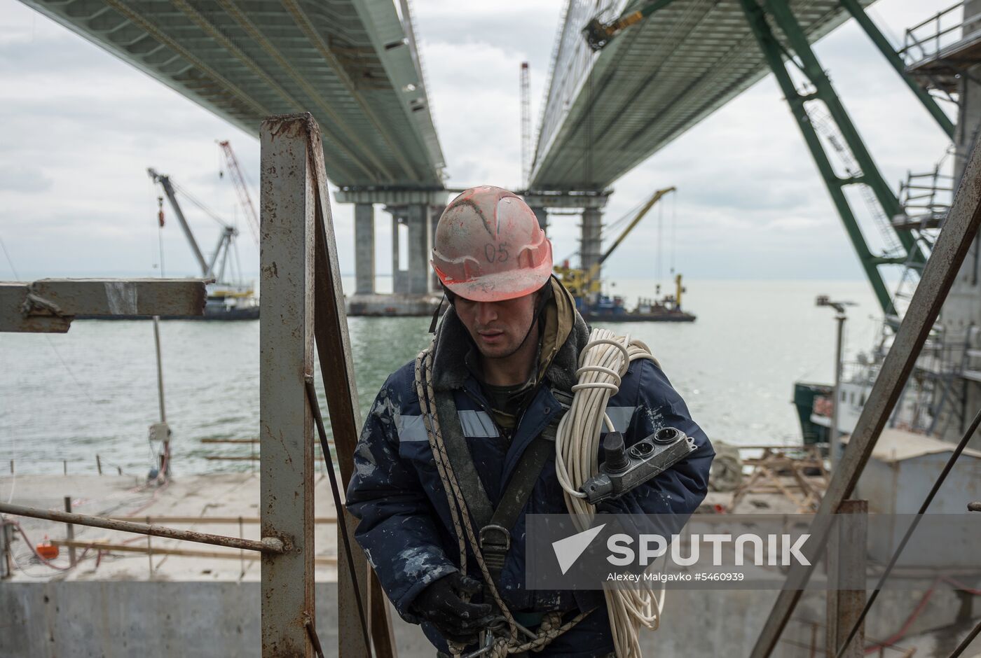 Crimean Bridge under construction