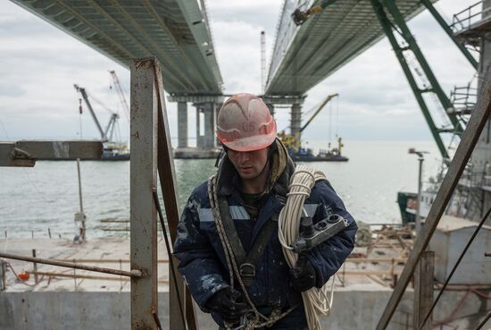 Crimean Bridge under construction