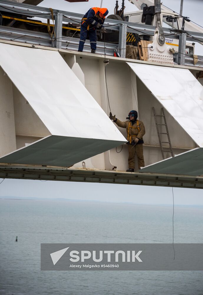 Crimean Bridge under construction