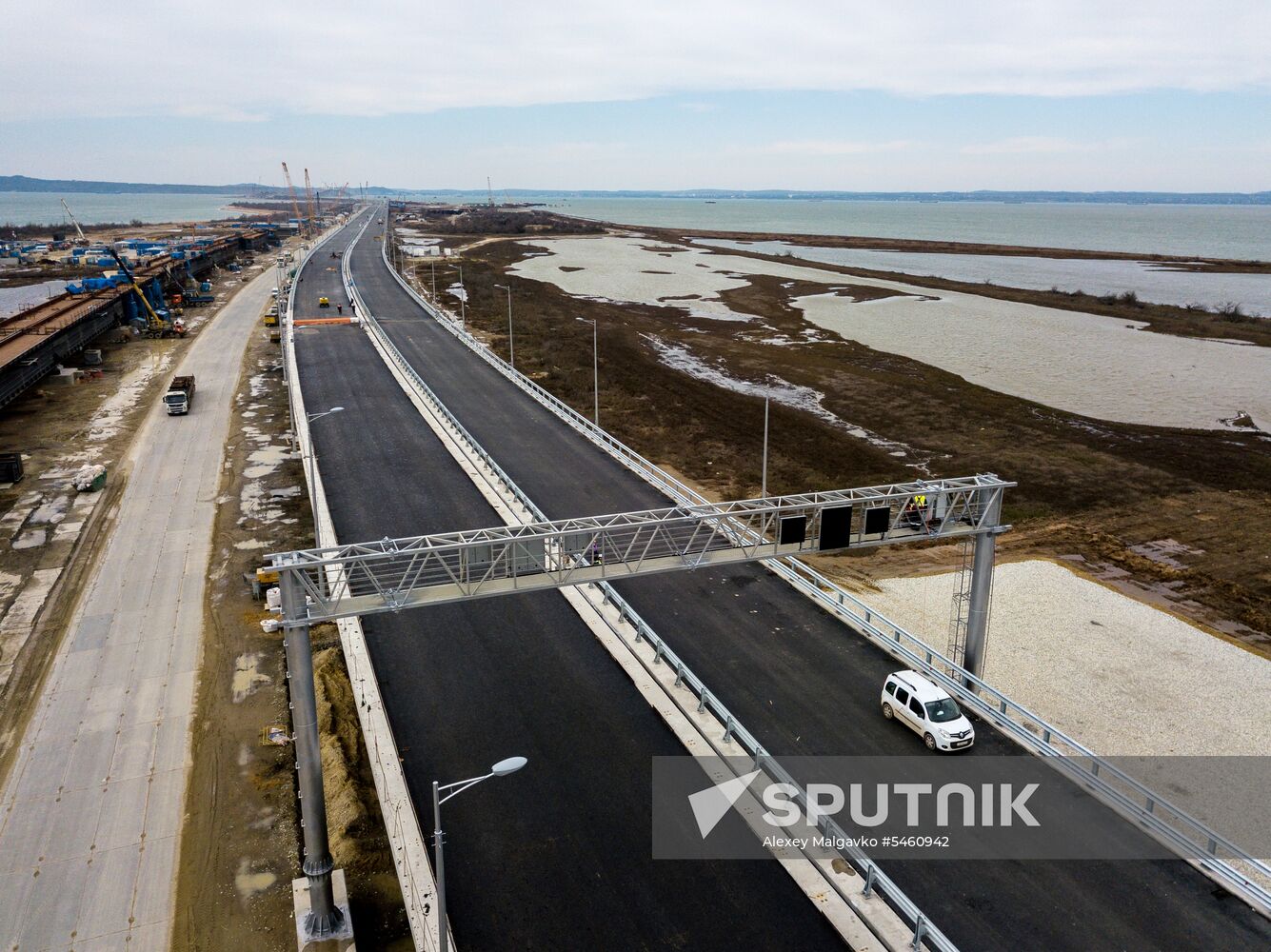 Crimean Bridge under construction