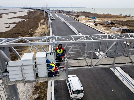 Crimean Bridge under construction