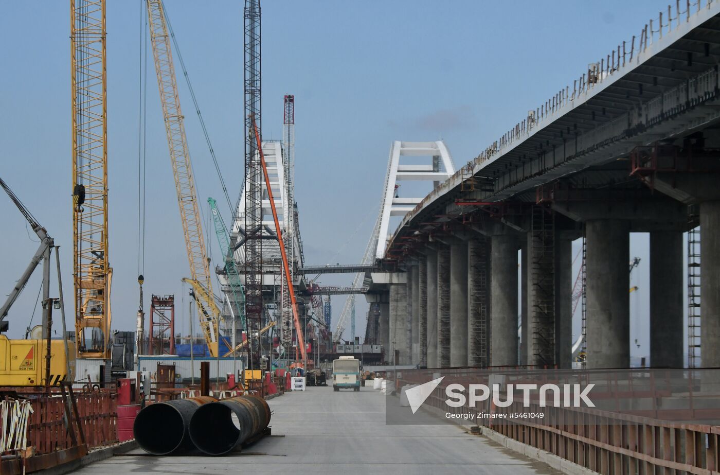 Crimean Bridge under construction
