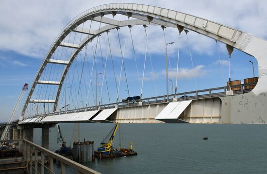 Crimean Bridge under construction