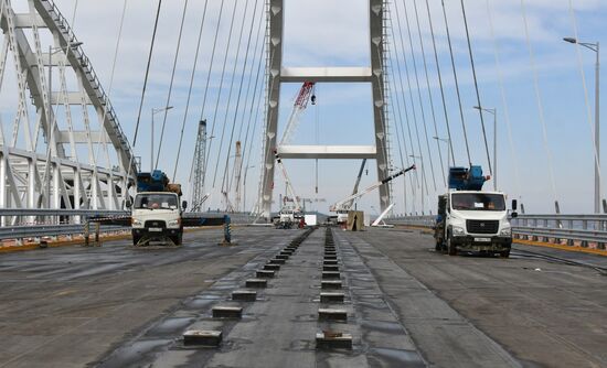 Crimean Bridge under construction