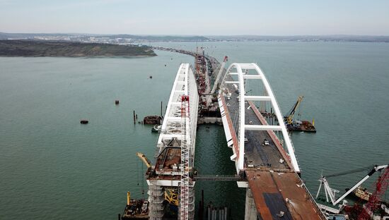 Crimean Bridge under construction
