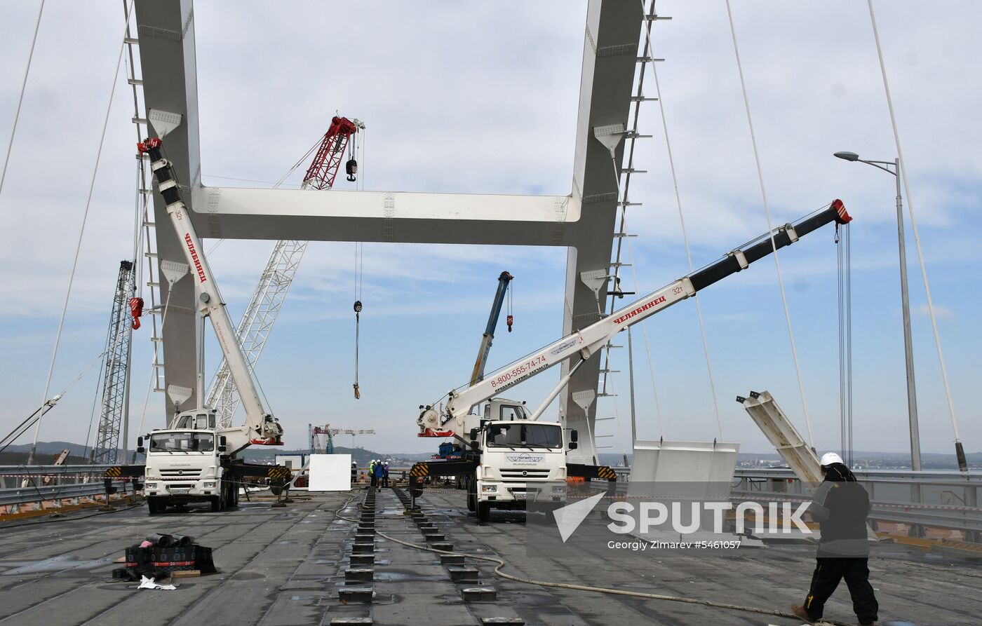 Crimean Bridge under construction