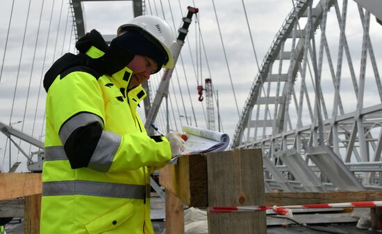 Crimean Bridge under construction