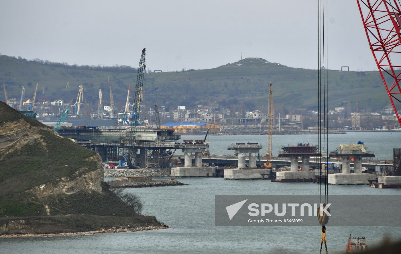 Crimean Bridge under construction