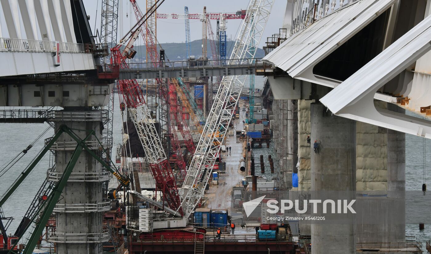 Crimean Bridge under construction