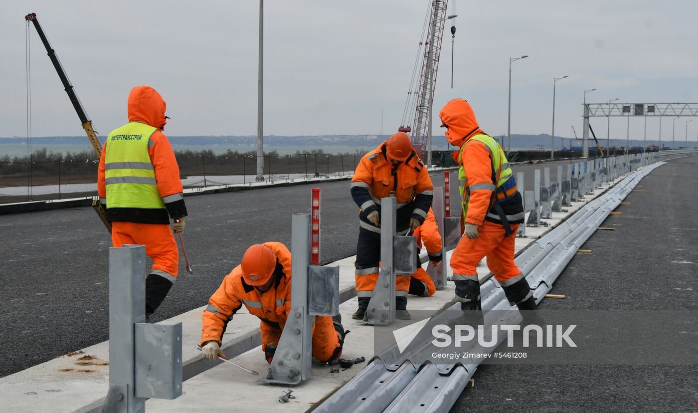 Crimean Bridge under construction