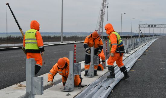 Crimean Bridge under construction
