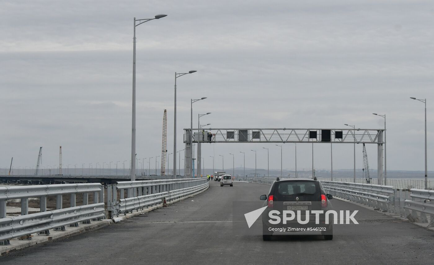 Crimean Bridge under construction