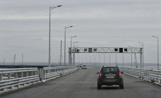 Crimean Bridge under construction