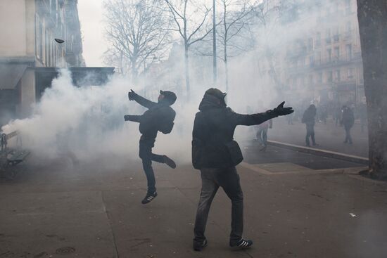General strike of public employees in France