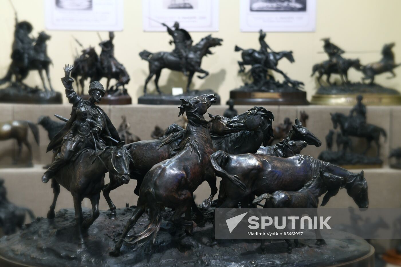 Antique Salon at Central House of Artist