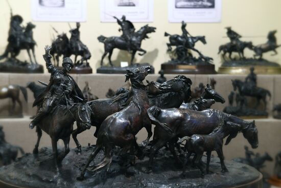 Antique Salon at Central House of Artist