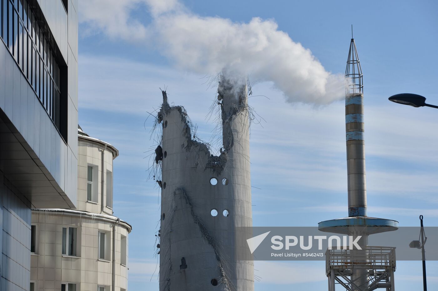 Unfinished TV tower demolished in Yekaterinburg