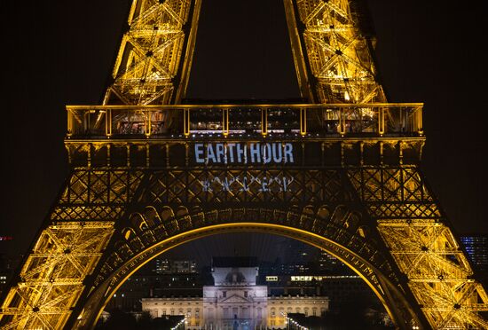 Earth Hour 2018 abroad