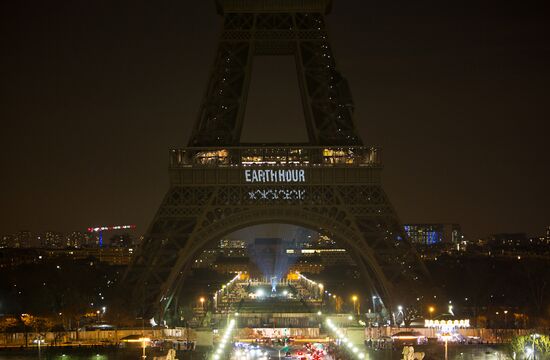 Earth Hour 2018 abroad