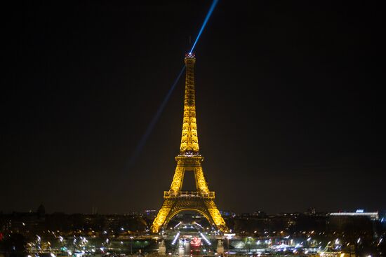 Earth Hour 2018 abroad