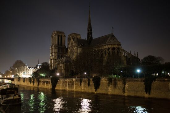 Earth Hour 2018 abroad