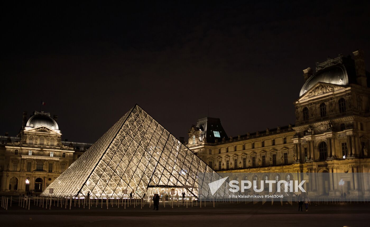 Earth Hour 2018 abroad