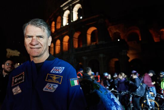 Earth Hour 2018 abroad