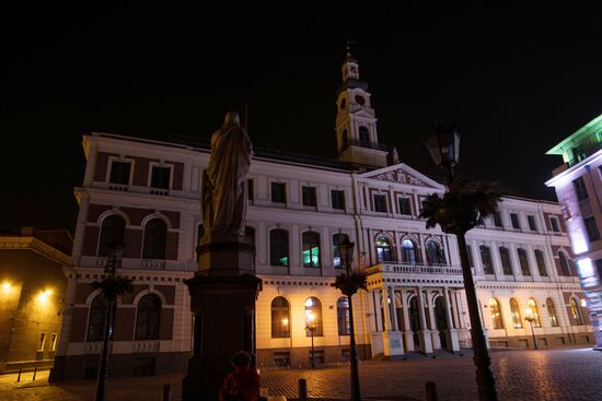 Earth Hour 2018 abroad