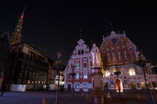 Earth Hour 2018 abroad