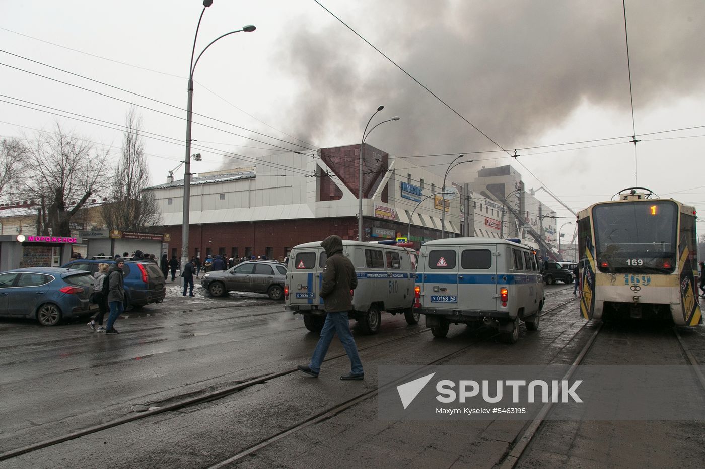 Fire at Zimnyaya Vishnya shopping mall in Kemerovo
