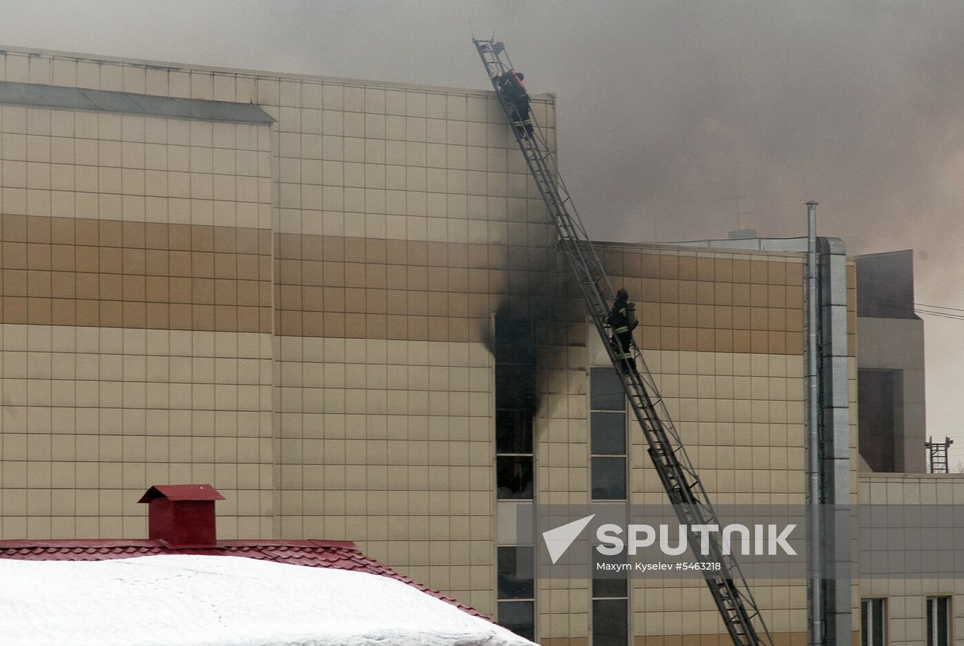 Fire at Zimnyaya Vishnya shopping mall in Kemerovo