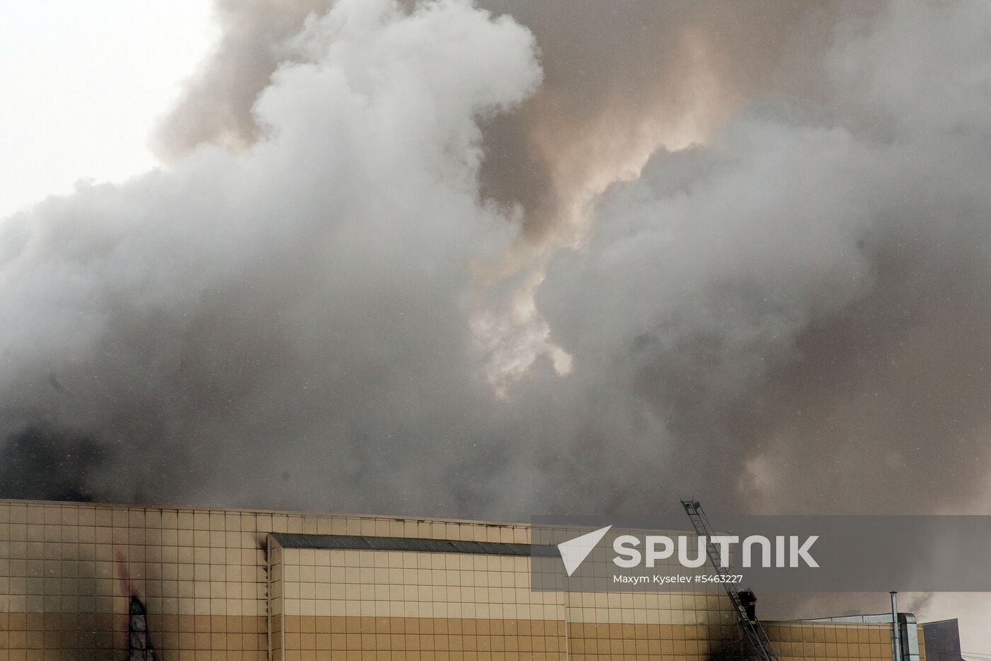 Fire at Zimnyaya Vishnya shopping mall in Kemerovo