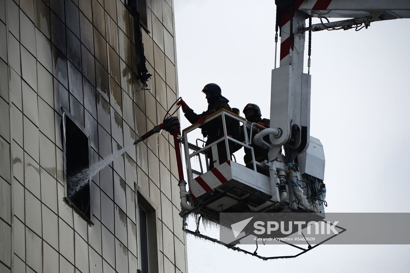 Fire at Zimnyaya Vishnya shopping mall in Kemerovo