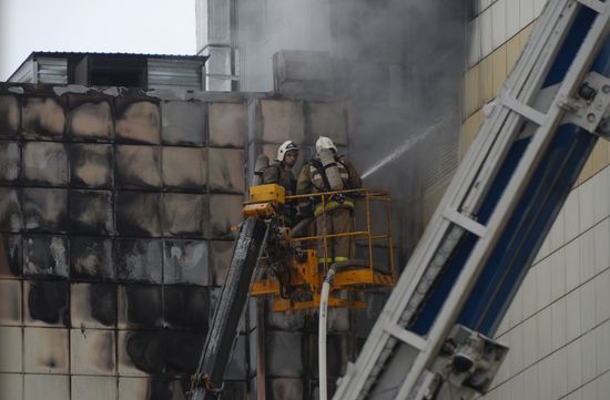 Fire at Zimnyaya Vishnya shopping mall in Kemerovo