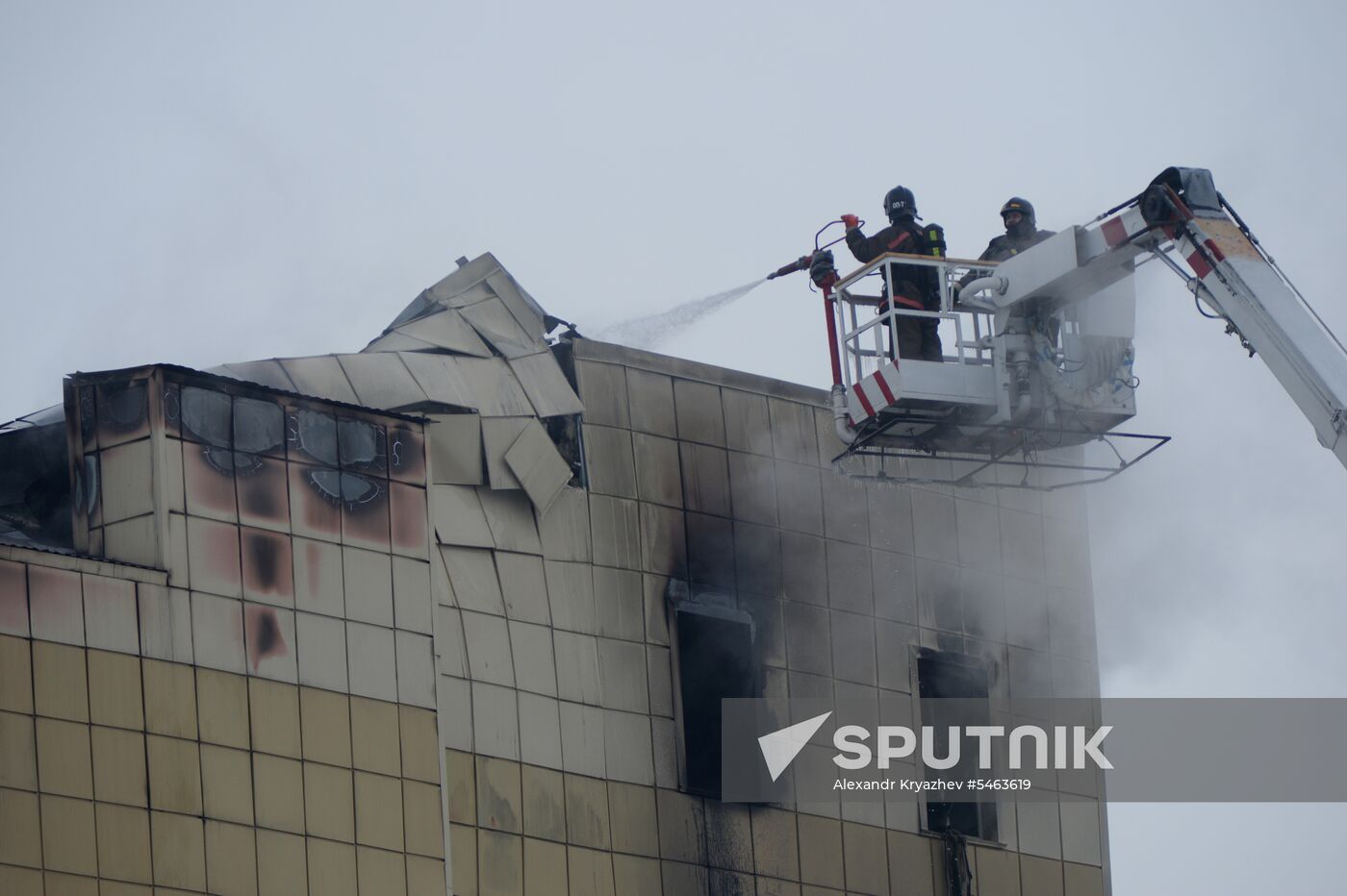 Fire at Zimnyaya Vishnya shopping mall in Kemerovo