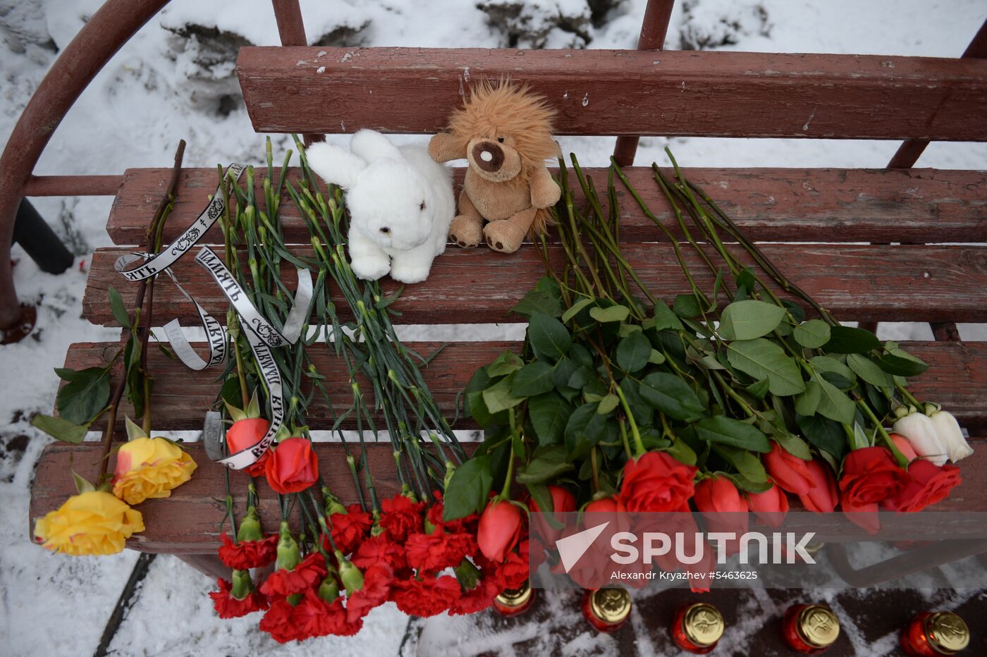 Flowers in memory of Zimnyaya Vishnya shopping mall victims