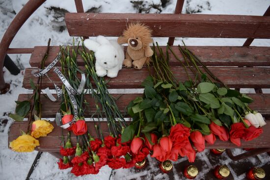 Flowers in memory of Zimnyaya Vishnya shopping mall victims