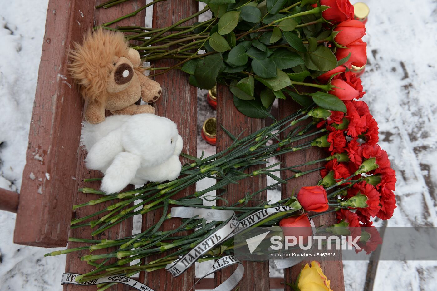 Flowers in memory of Zimnyaya Vishnya shopping mall victims