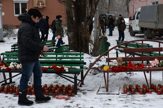 Flowers in memory of Zimnyaya Vishnya shopping mall victims
