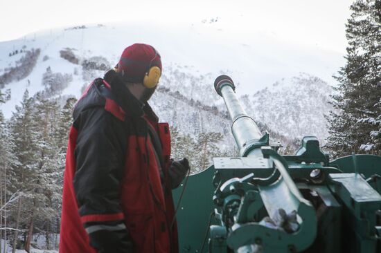 Mount Elbrus avalanche control unit