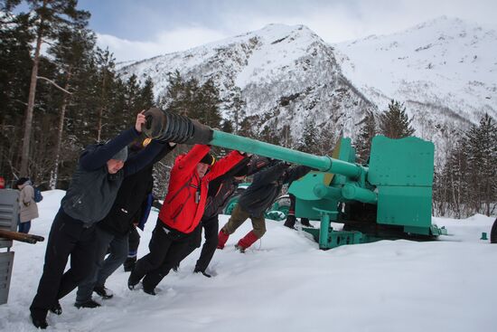 Mount Elbrus avalanche control unit