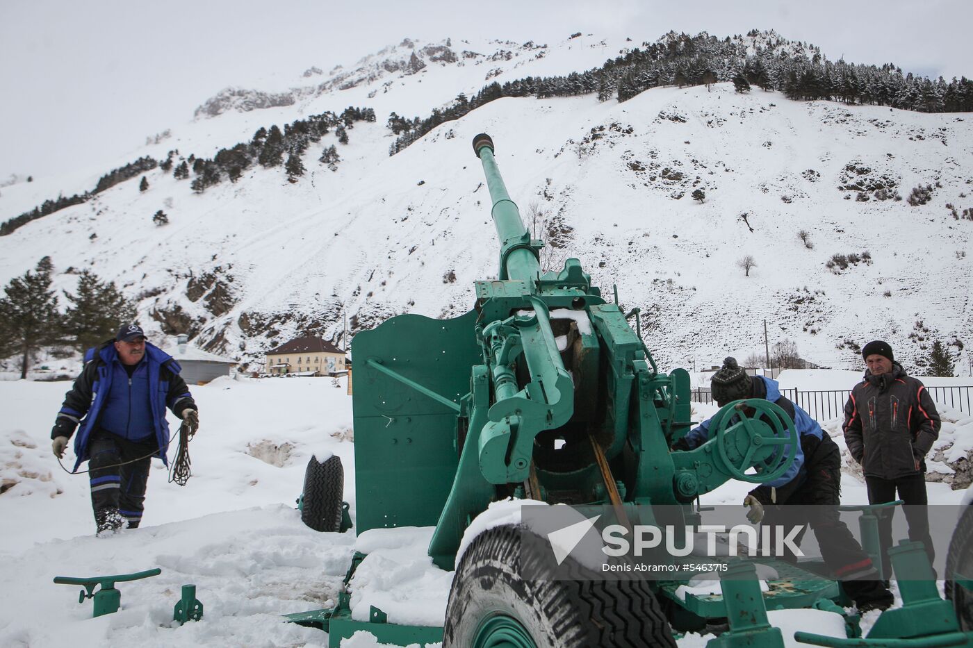 Mount Elbrus avalanche control unit
