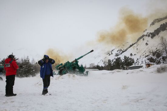 Mount Elbrus avalanche control unit