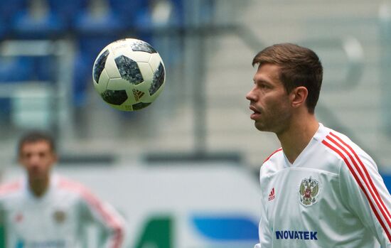 Football. Russian national team holds training session