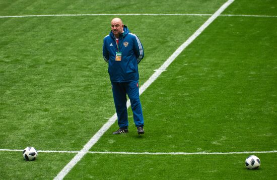 Football. Russian national team holds training session