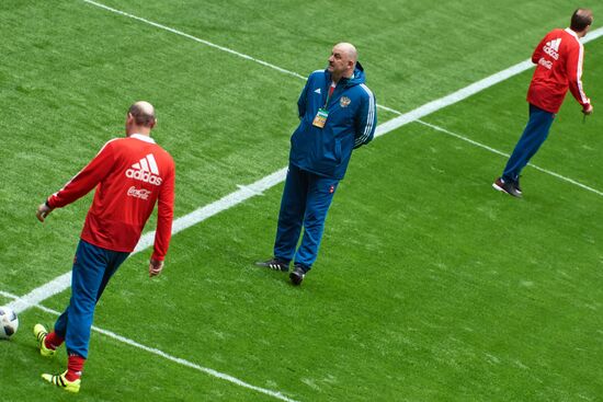 Football. Russian national team holds training session