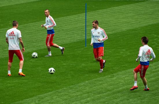 Football. Russian national team holds training session