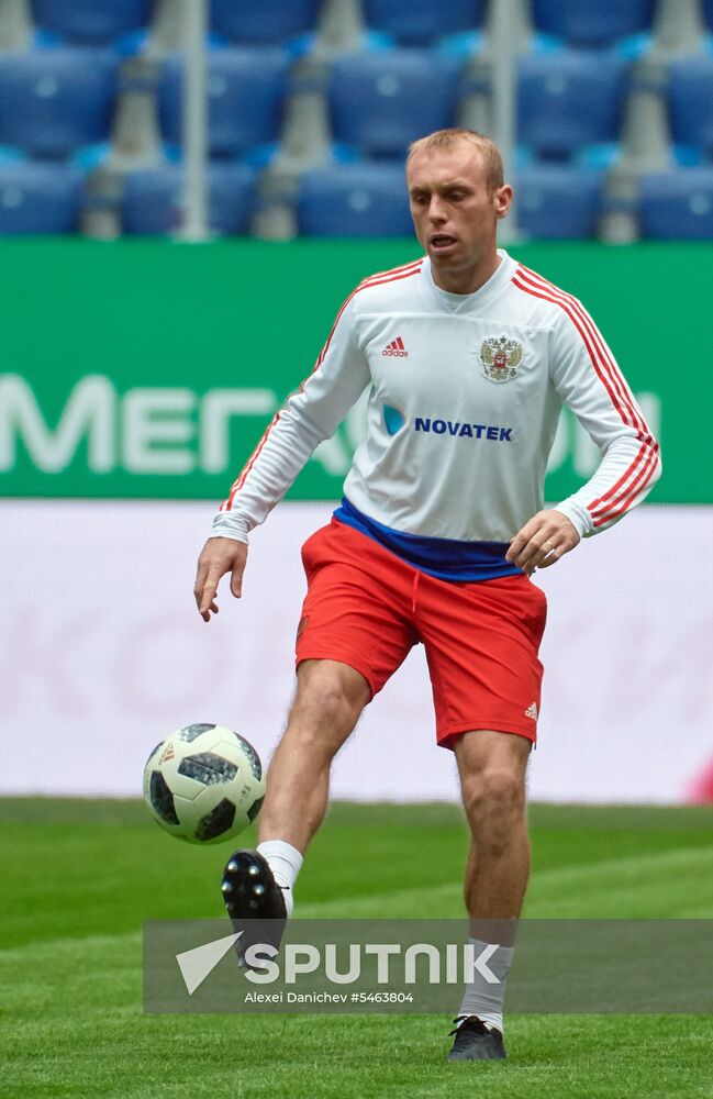 Football. Russian national team holds training session