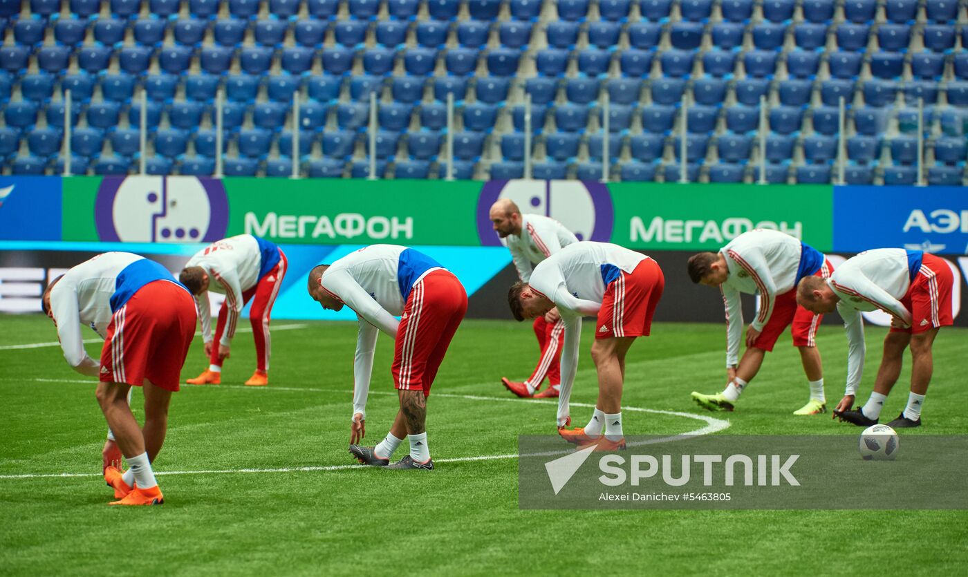 Football. Russian national team holds training session