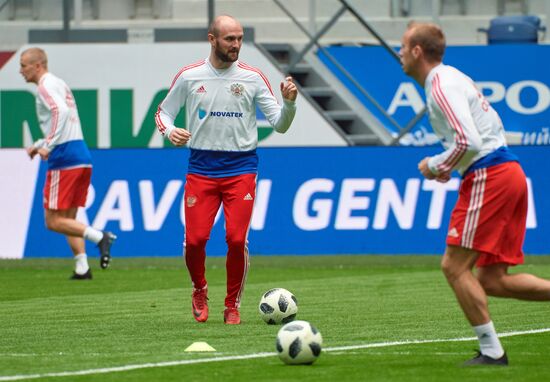Football. Russian national team holds training session
